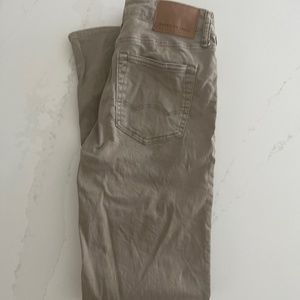 American eagle khaki pants